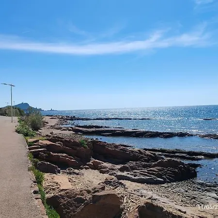 Au Calme Avec Piscine, 600 M De La Holiday home