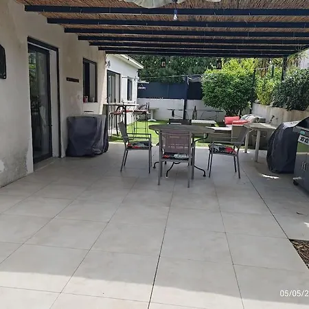 Holiday home Au Calme Avec Piscine, 600 M De La Saint-Raphael (Var)