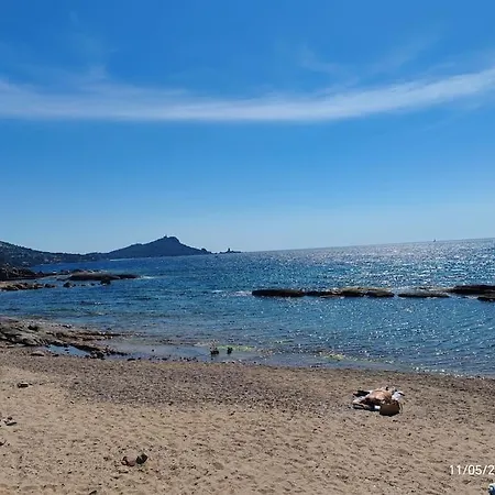Au Calme Avec Piscine, 600 M De La * Saint-Raphael (Var)